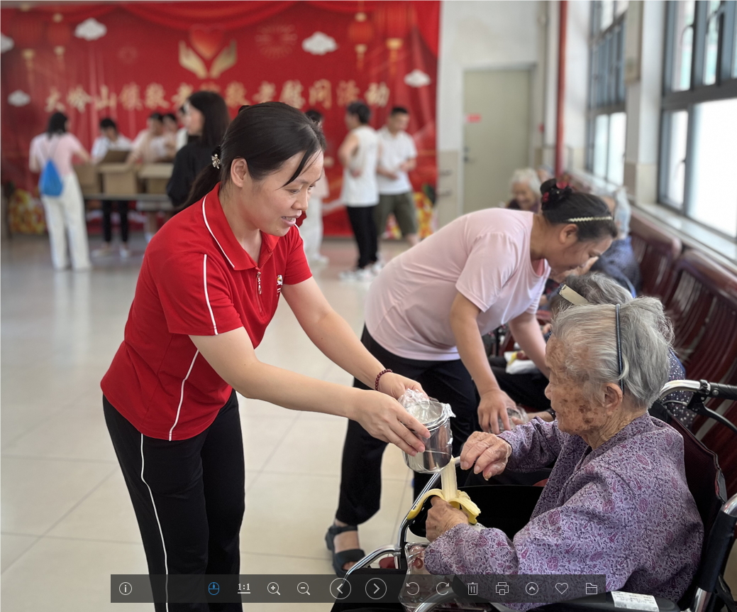 �ð�����ÿһ�ξۻ������ܰ����¶���